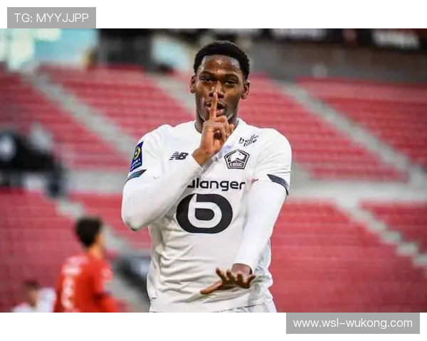 乔纳森·戴维高位压迫中的战术价值解析 乔纳森·戴维高位压迫中的战术价值解析