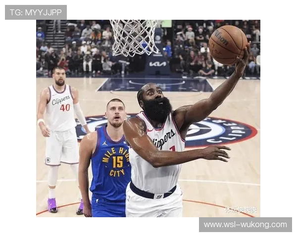 东契奇突破拉开与哈登得分差距 提升球队关键时刻表现