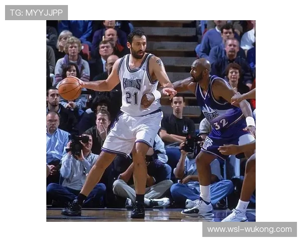 弗拉德·迪瓦茨背身单打拉开内线空间提升球队进攻多样性